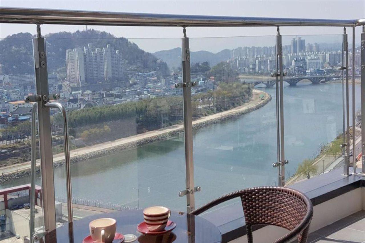 Golden Tulip Essential Namgang Hotel Jinju Buitenkant foto